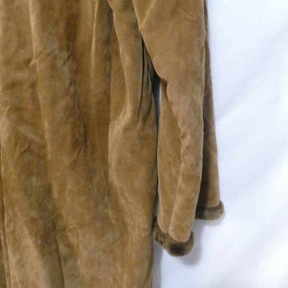 STYLE | large | Brown Hooded Coat with Embroidery - Picture 14 of 16